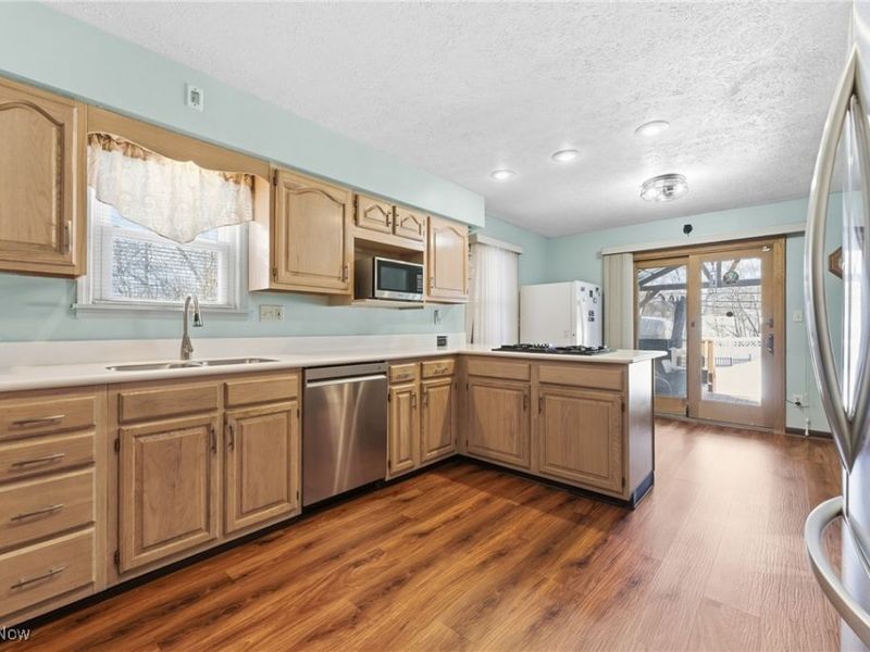 2333 S Taylor Road, Cleveland, OH 44118 Photo 8