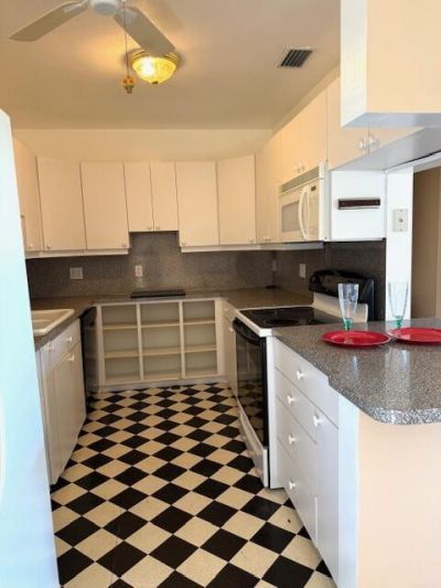 315 Circle Drive, Unit 202, Boynton Beach, FL 33435 Photo