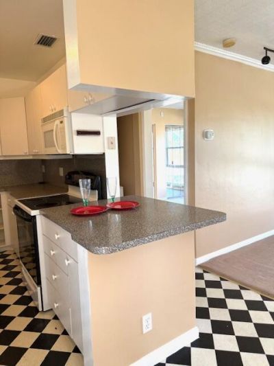 315 Circle Drive, Unit 202, Boynton Beach, FL 33435 Photo