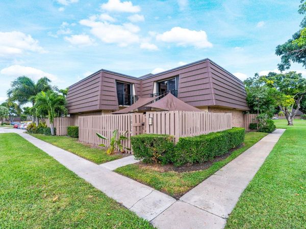 1015 10th Court, Palm Beach Gardens, FL 33410
