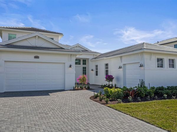 8447 SW Felicita Way, Port St. Lucie, FL 34987