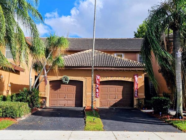 1498 Barcelona Way, Unit 3-21, Weston, FL 33327