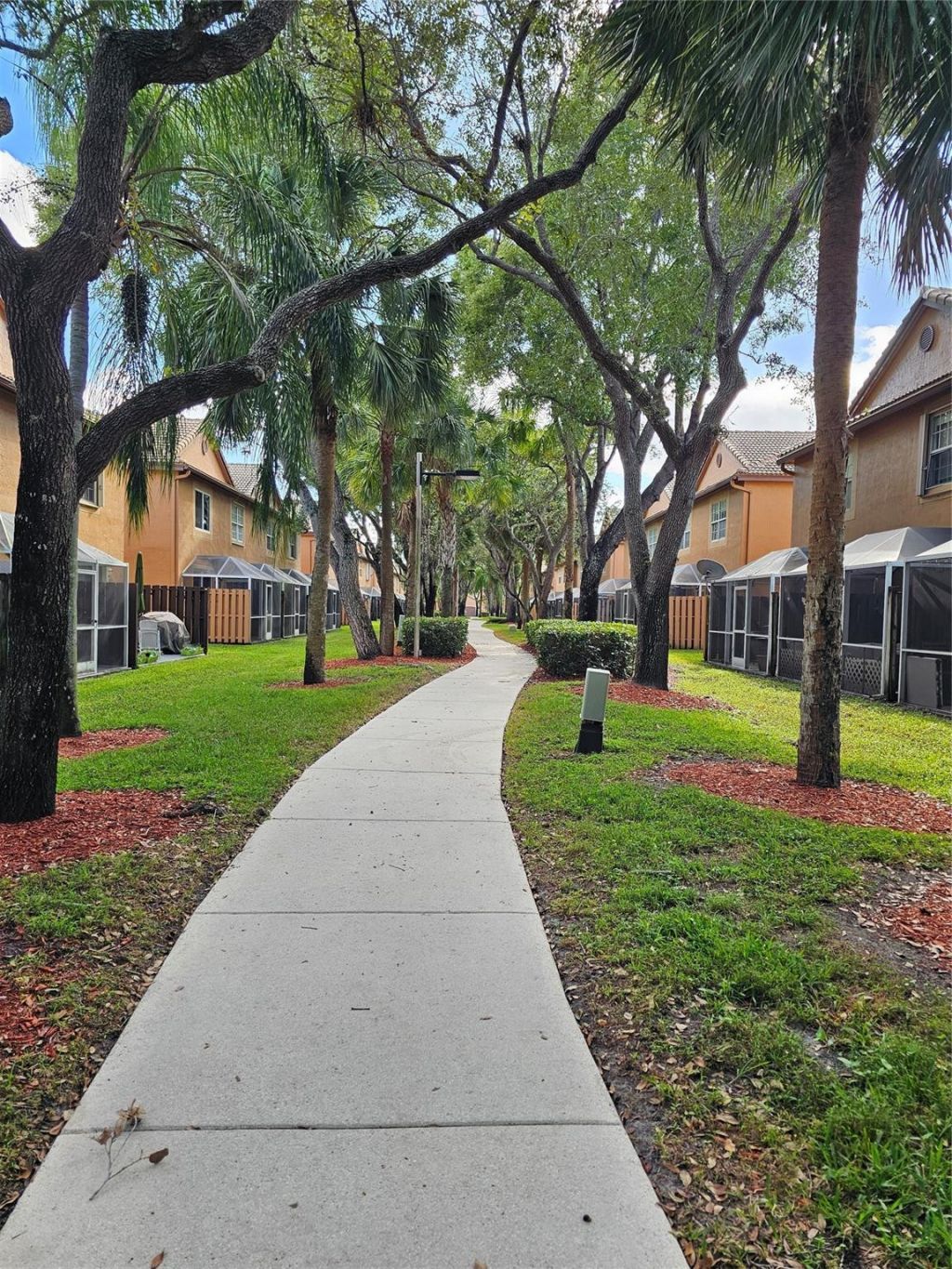 1498 Barcelona Way, Unit 3-21, Weston, FL 33327 Photo