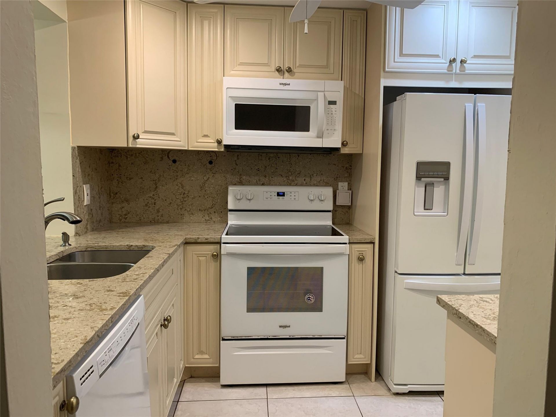 9460 Poinciana Place, Unit 203, Davie, FL 33324 Photo