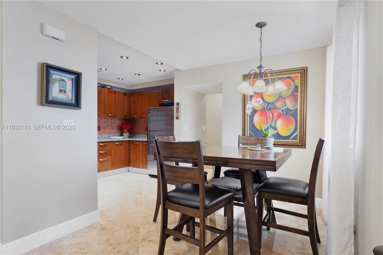 929 SW 11th St, Unit H-2, Miami, FL 33129 Photo