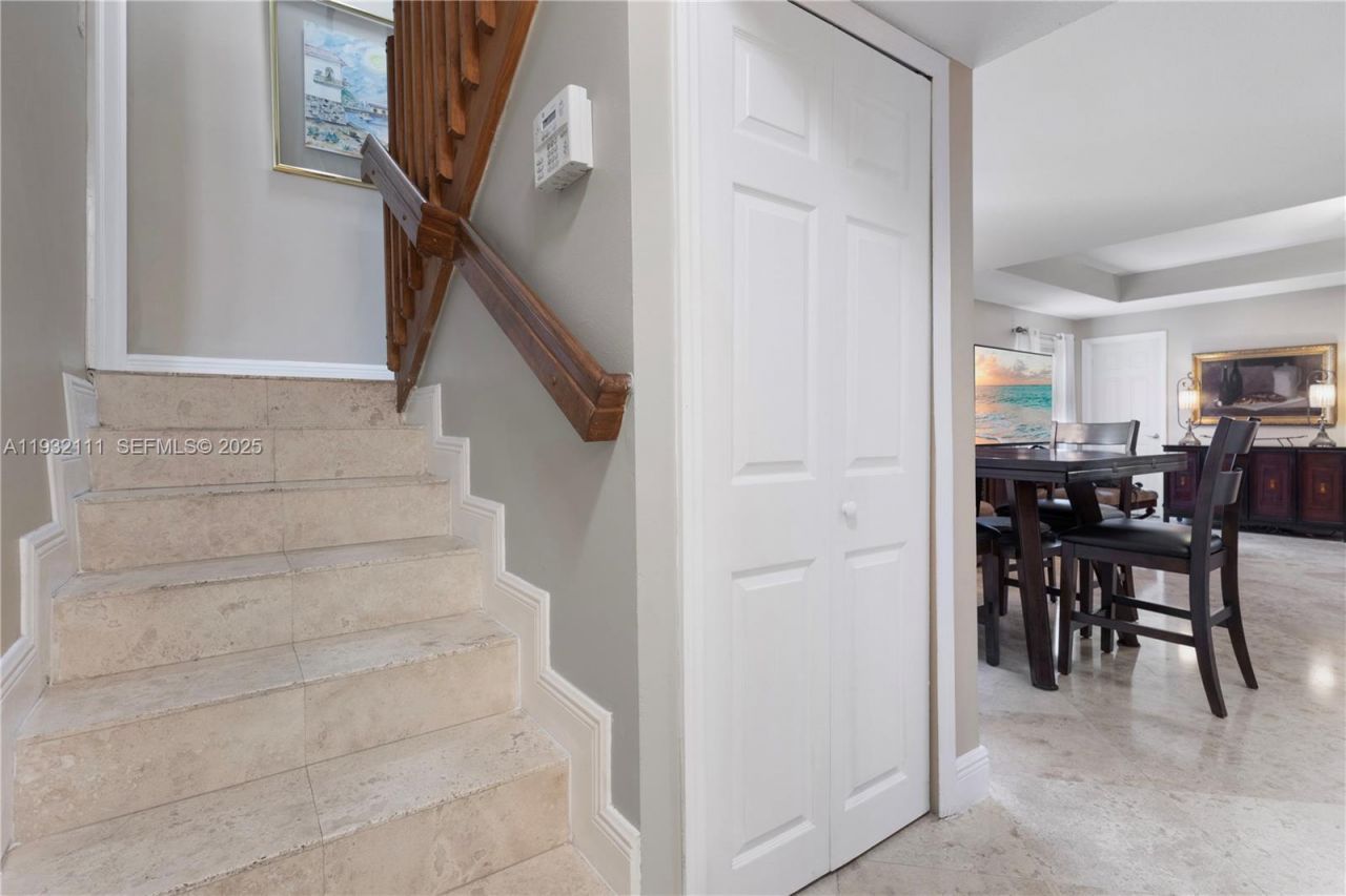 929 SW 11th St, Unit H-2, Miami, FL 33129 Photo