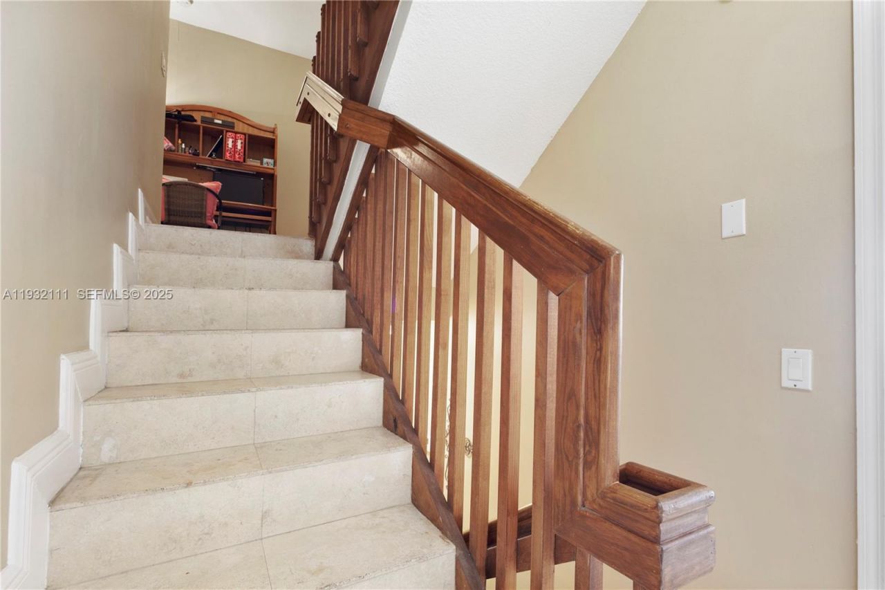 929 SW 11th St, Unit H-2, Miami, FL 33129 Photo