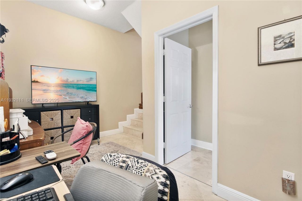 929 SW 11th St, Unit H-2, Miami, FL 33129 Photo