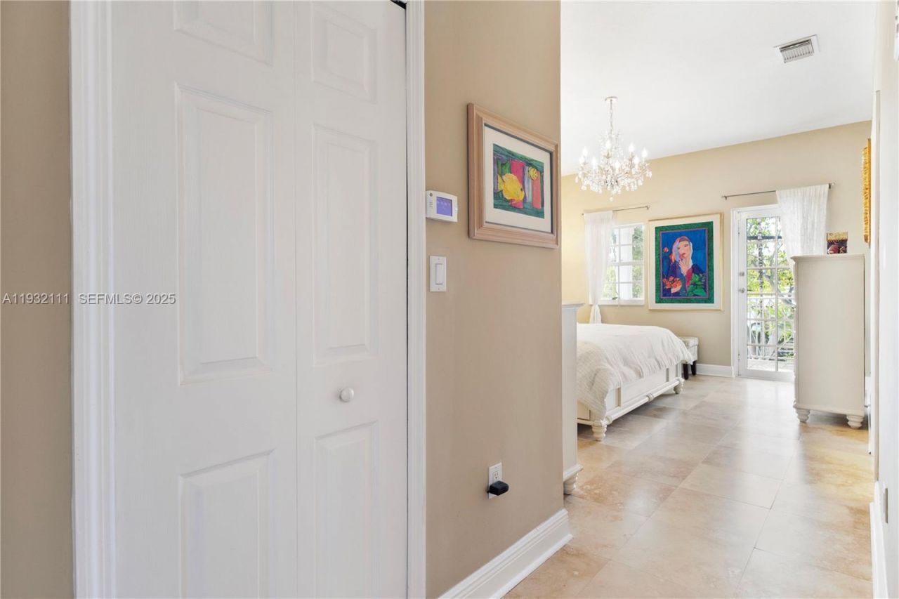 929 SW 11th St, Unit H-2, Miami, FL 33129 Photo