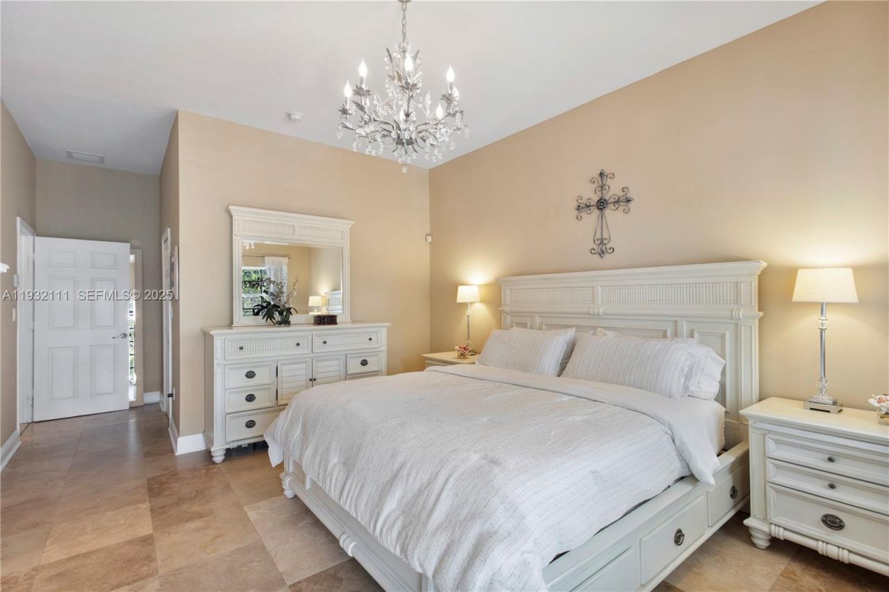 929 SW 11th St, Unit H-2, Miami, FL 33129 Photo