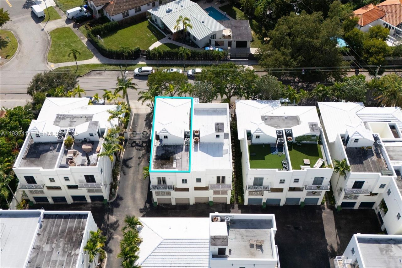 929 SW 11th St, Unit H-2, Miami, FL 33129 Photo