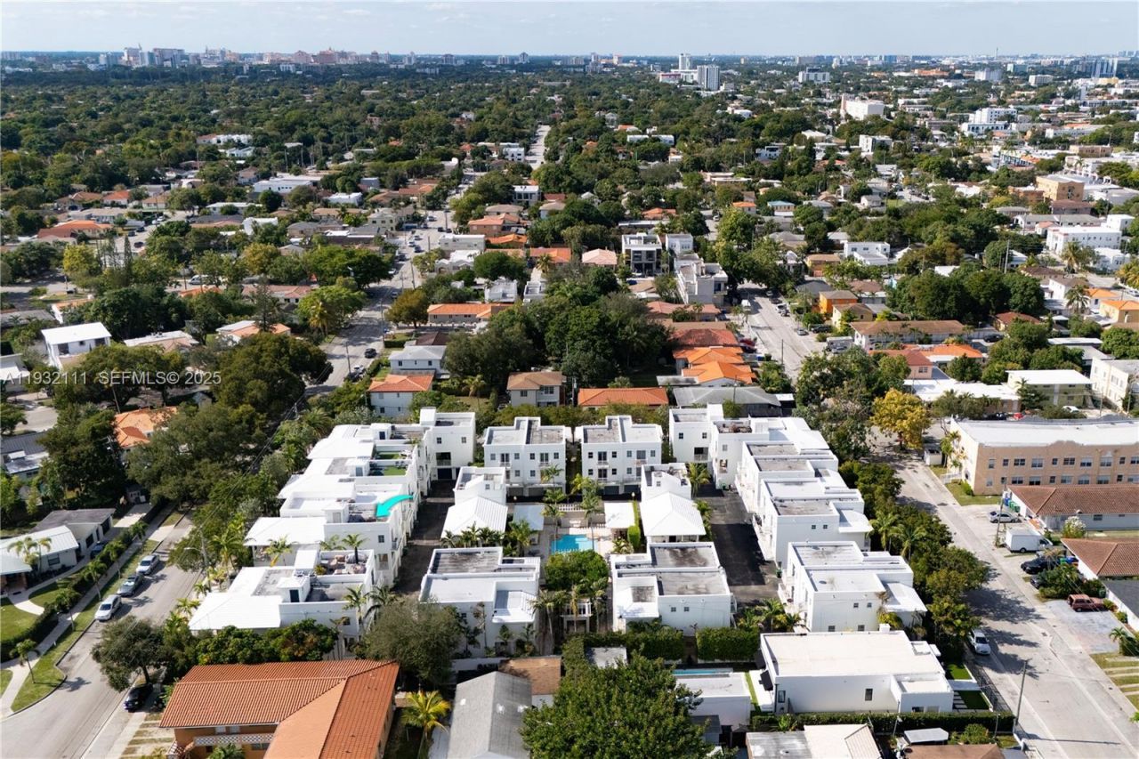 929 SW 11th St, Unit H-2, Miami, FL 33129 Photo