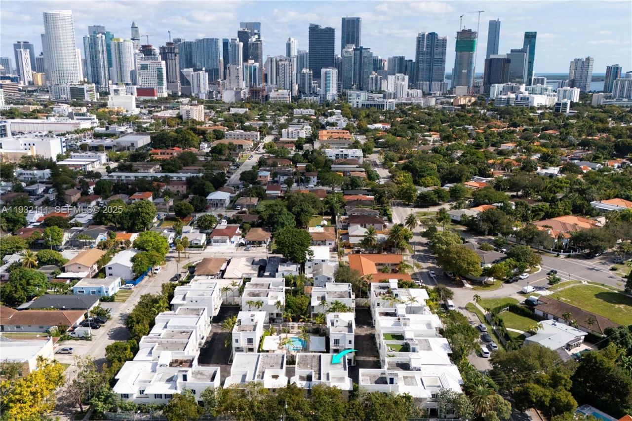 929 SW 11th St, Unit H-2, Miami, FL 33129 Photo