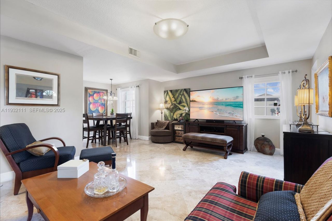 929 SW 11th St, Unit H-2, Miami, FL 33129 Photo