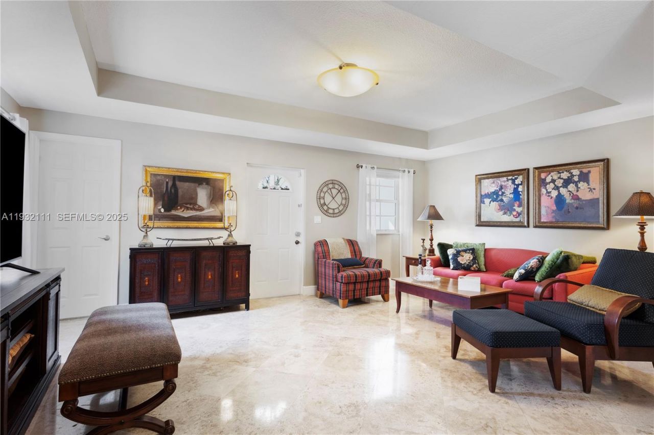 929 SW 11th St, Unit H-2, Miami, FL 33129 Photo