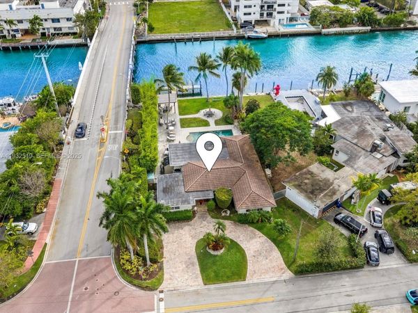 1000 S Shore Dr , Miami Beach, FL 33141