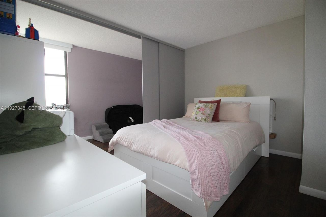 20379 W Country Club Dr, Unit 2237, Aventura, FL 33180 Photo