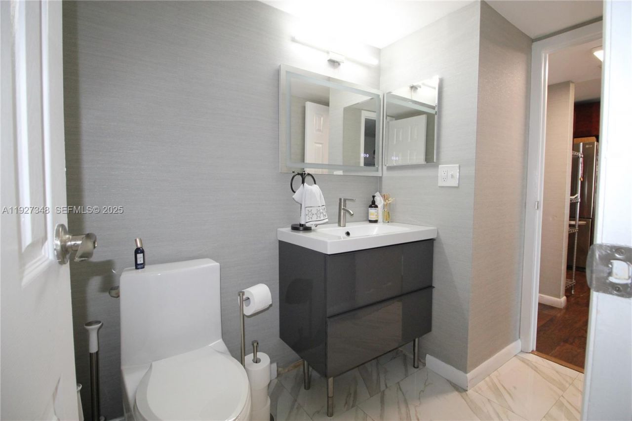 20379 W Country Club Dr, Unit 2237, Aventura, FL 33180 Photo