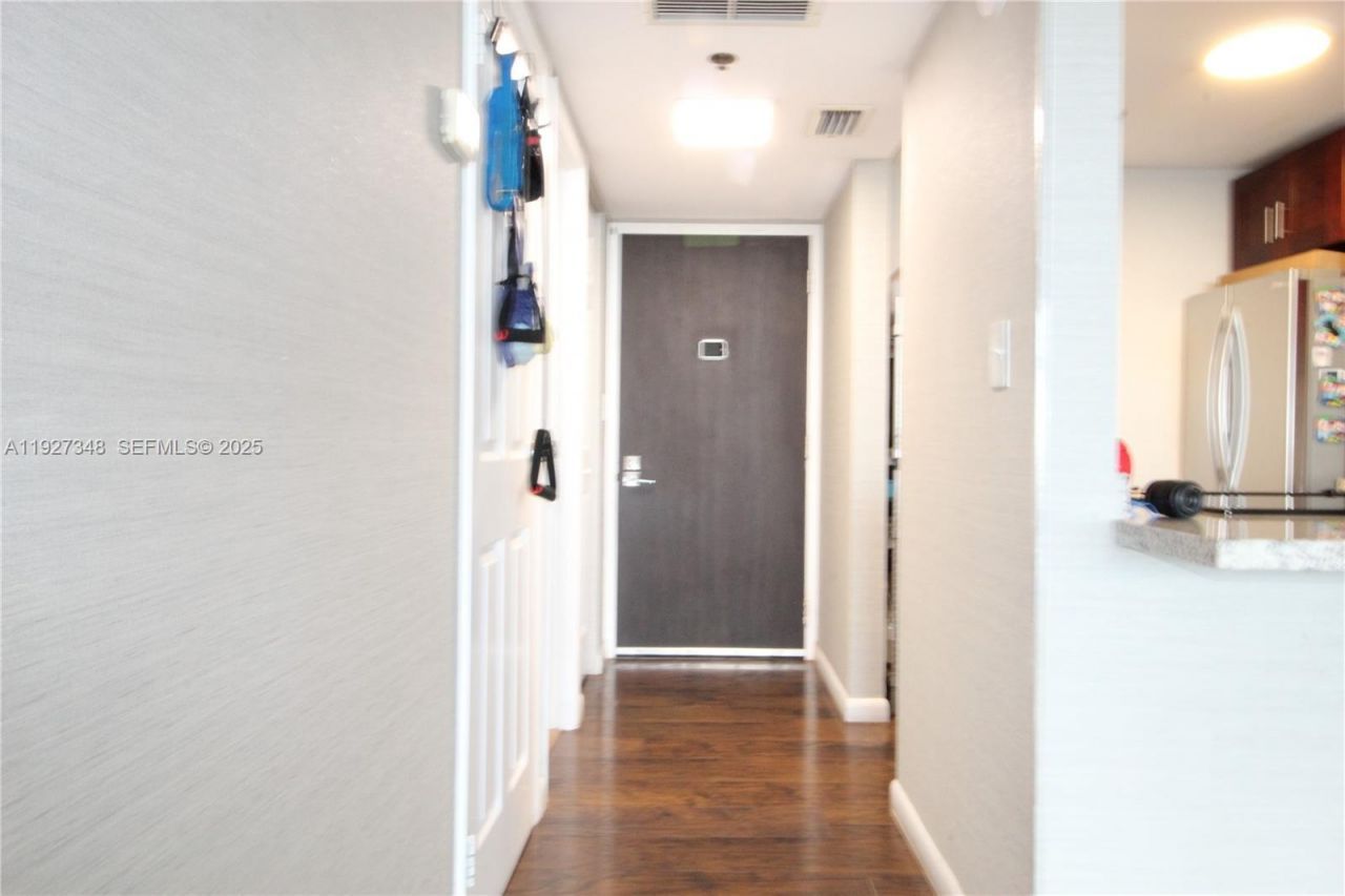 20379 W Country Club Dr, Unit 2237, Aventura, FL 33180 Photo