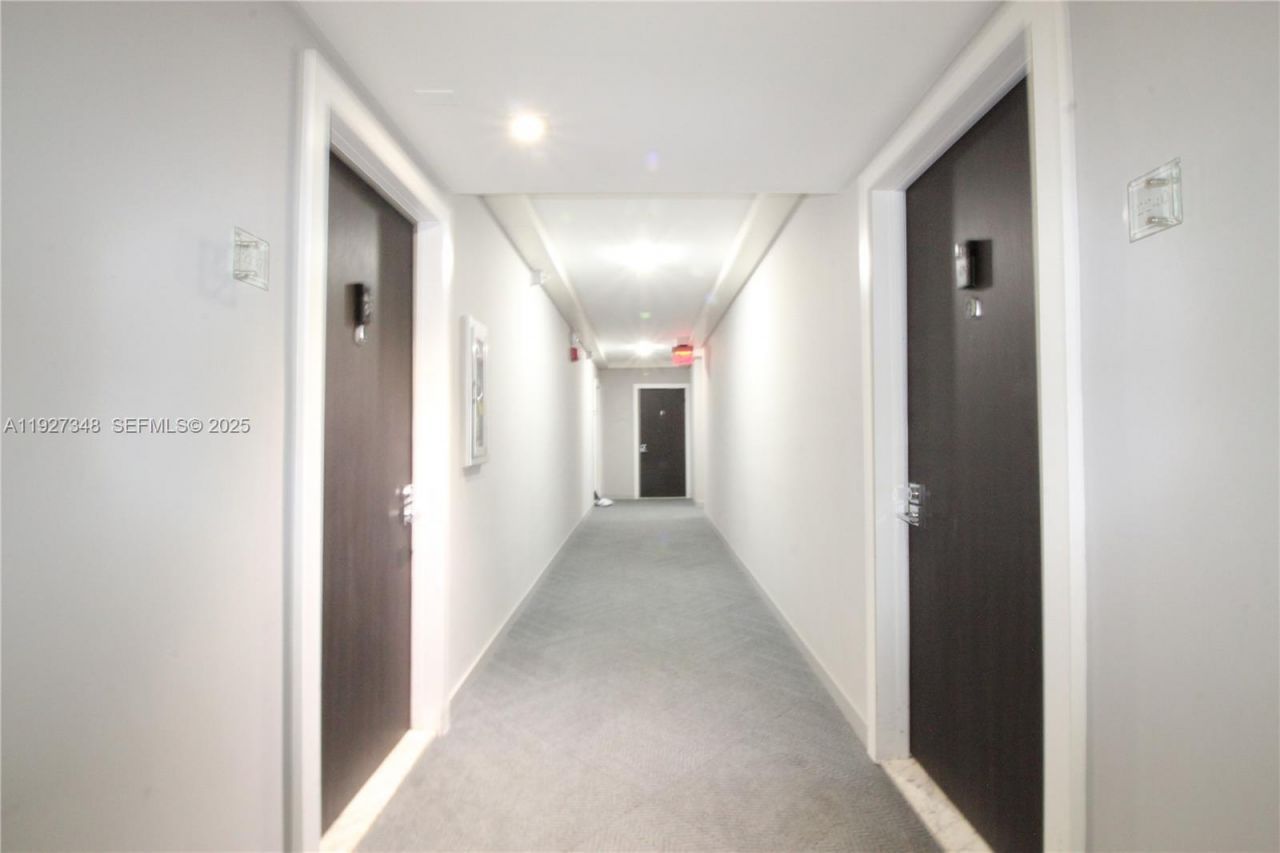20379 W Country Club Dr, Unit 2237, Aventura, FL 33180 Photo