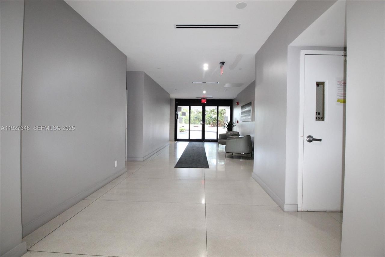 20379 W Country Club Dr, Unit 2237, Aventura, FL 33180 Photo