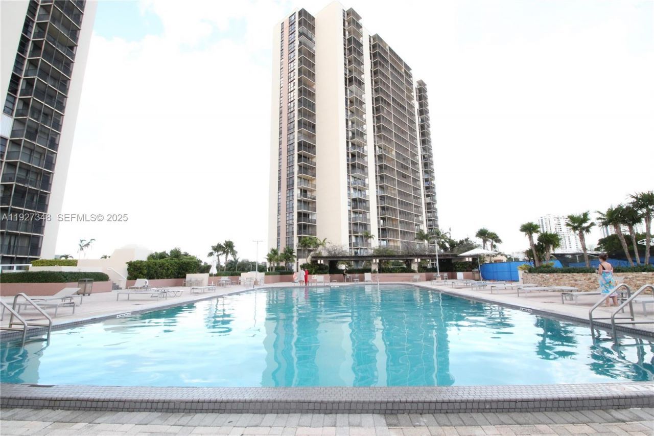 20379 W Country Club Dr, Unit 2237, Aventura, FL 33180 Photo