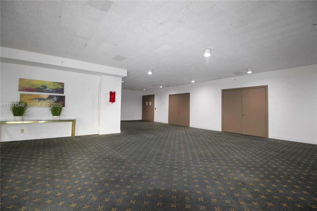 20379 W Country Club Dr, Unit 2237, Aventura, FL 33180 Photo