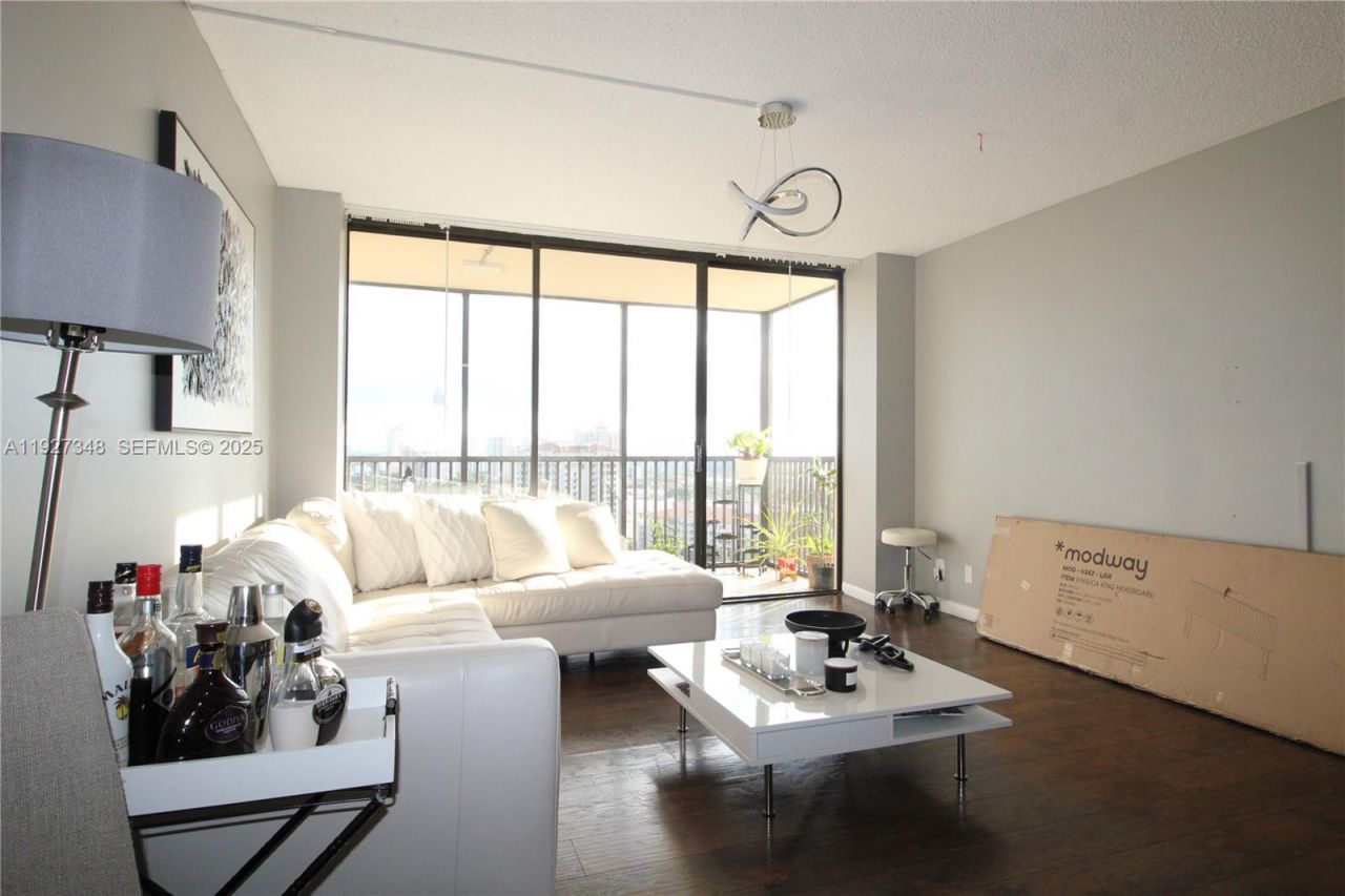 20379 W Country Club Dr, Unit 2237, Aventura, FL 33180 Photo