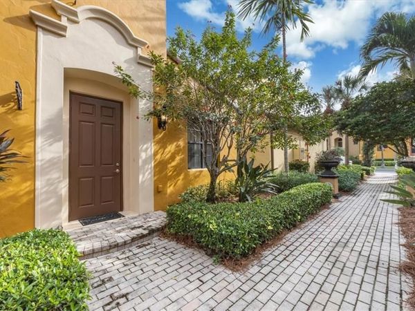 9105 Yuba LN, Unit 7902, NAPLES, FL 34113