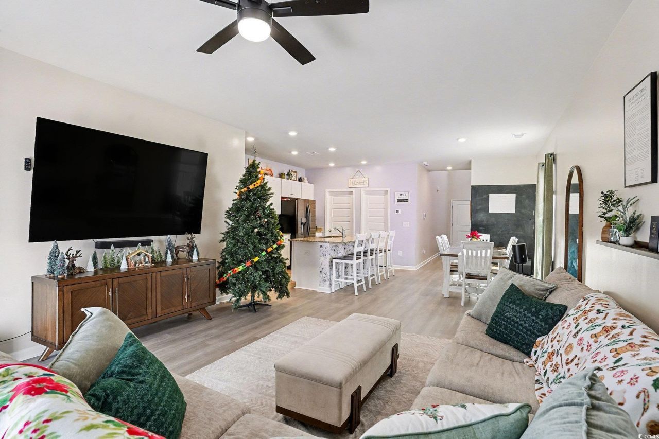 65 S Reindeer Rd. Photo 10