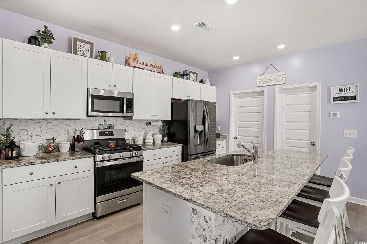 65 S Reindeer Rd. Photo 14