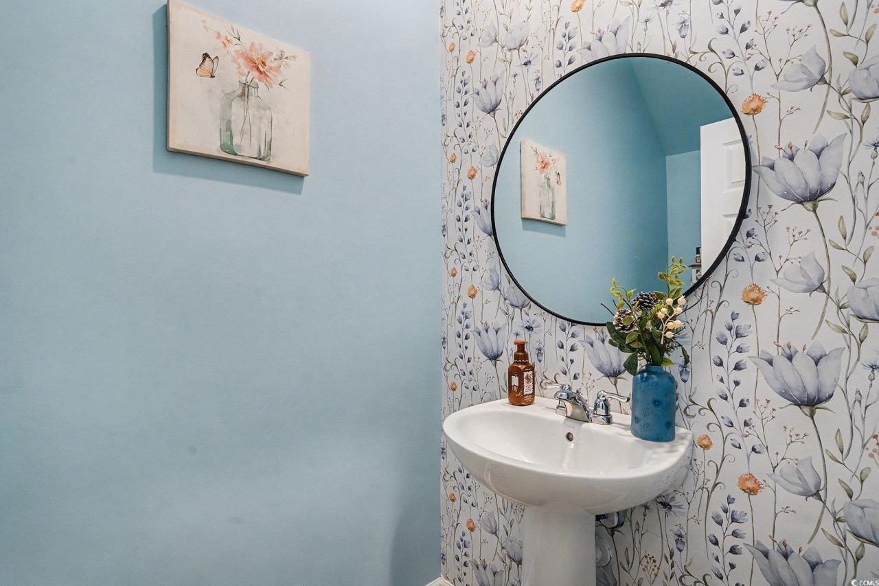 65 S Reindeer Rd. Photo 16