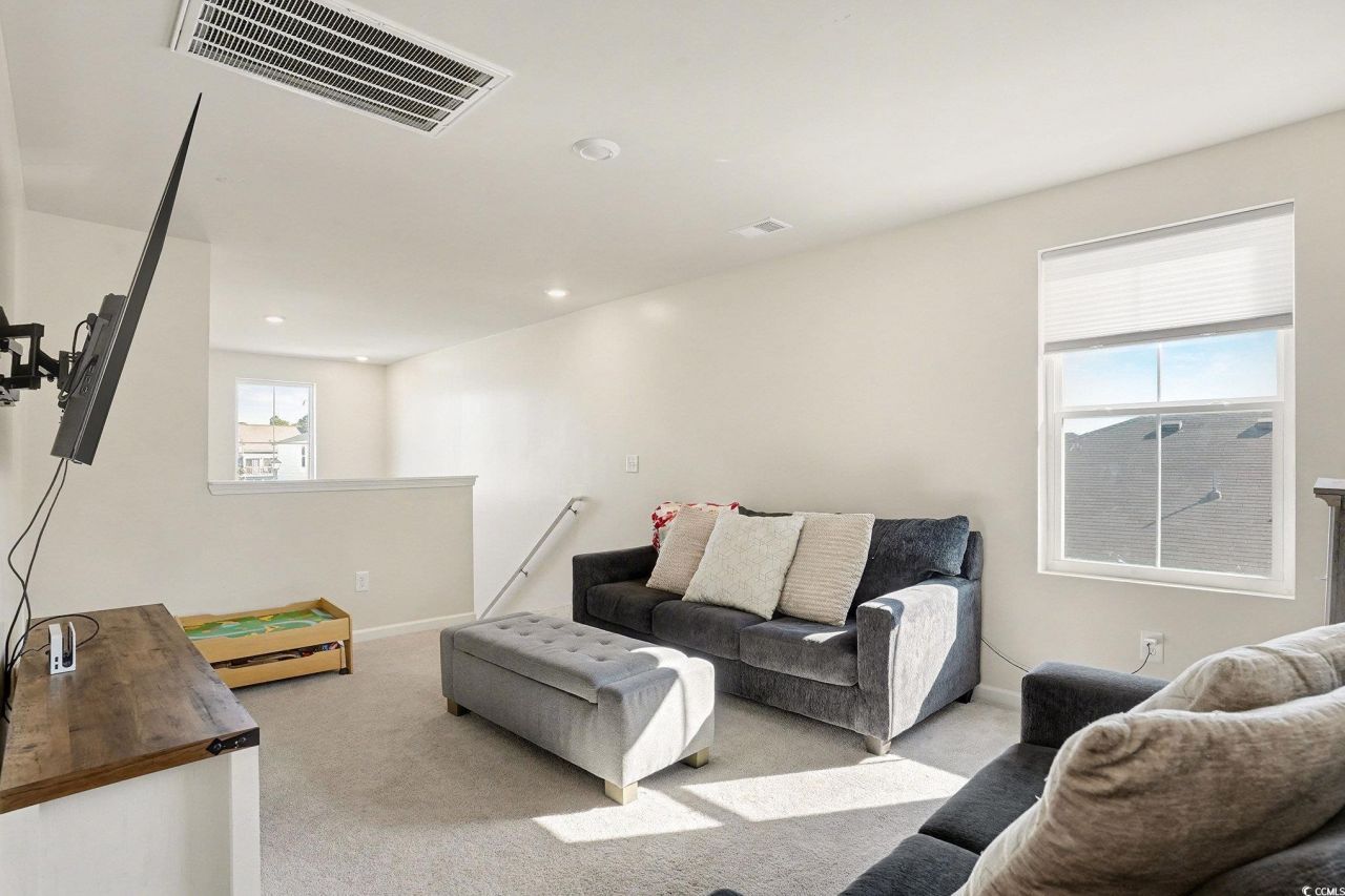 65 S Reindeer Rd. Photo 21