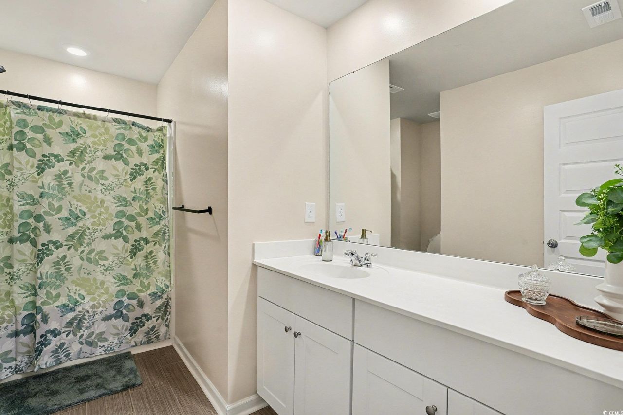 65 S Reindeer Rd. Photo 24