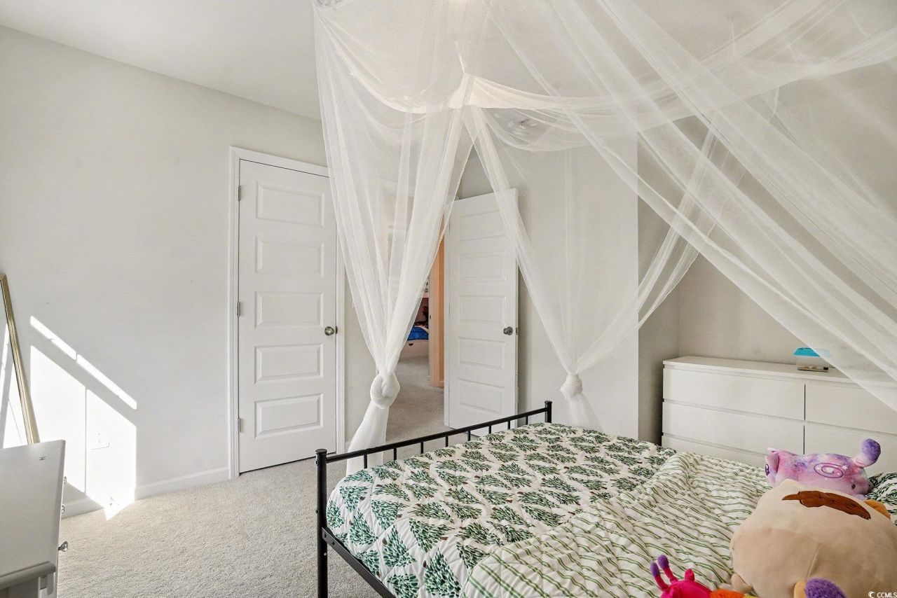 65 S Reindeer Rd. Photo 28