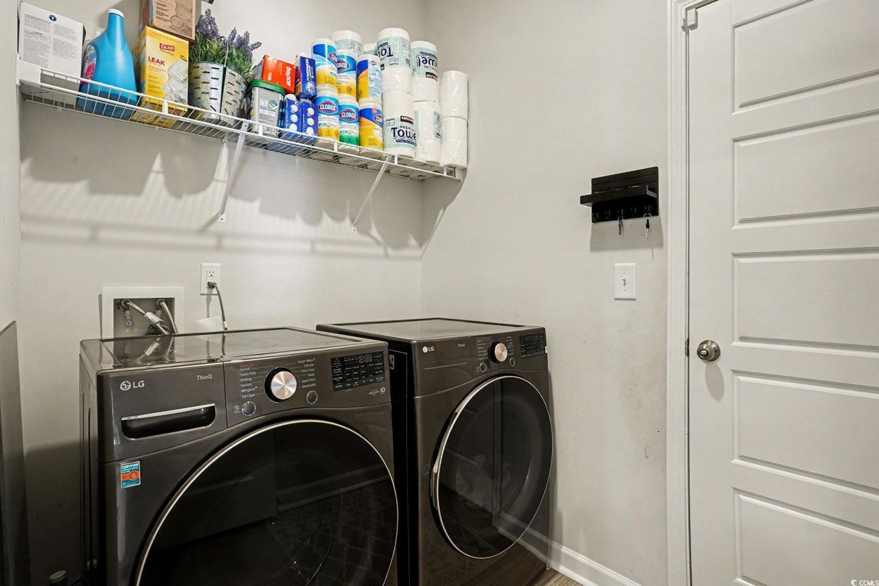 65 S Reindeer Rd. Photo 31