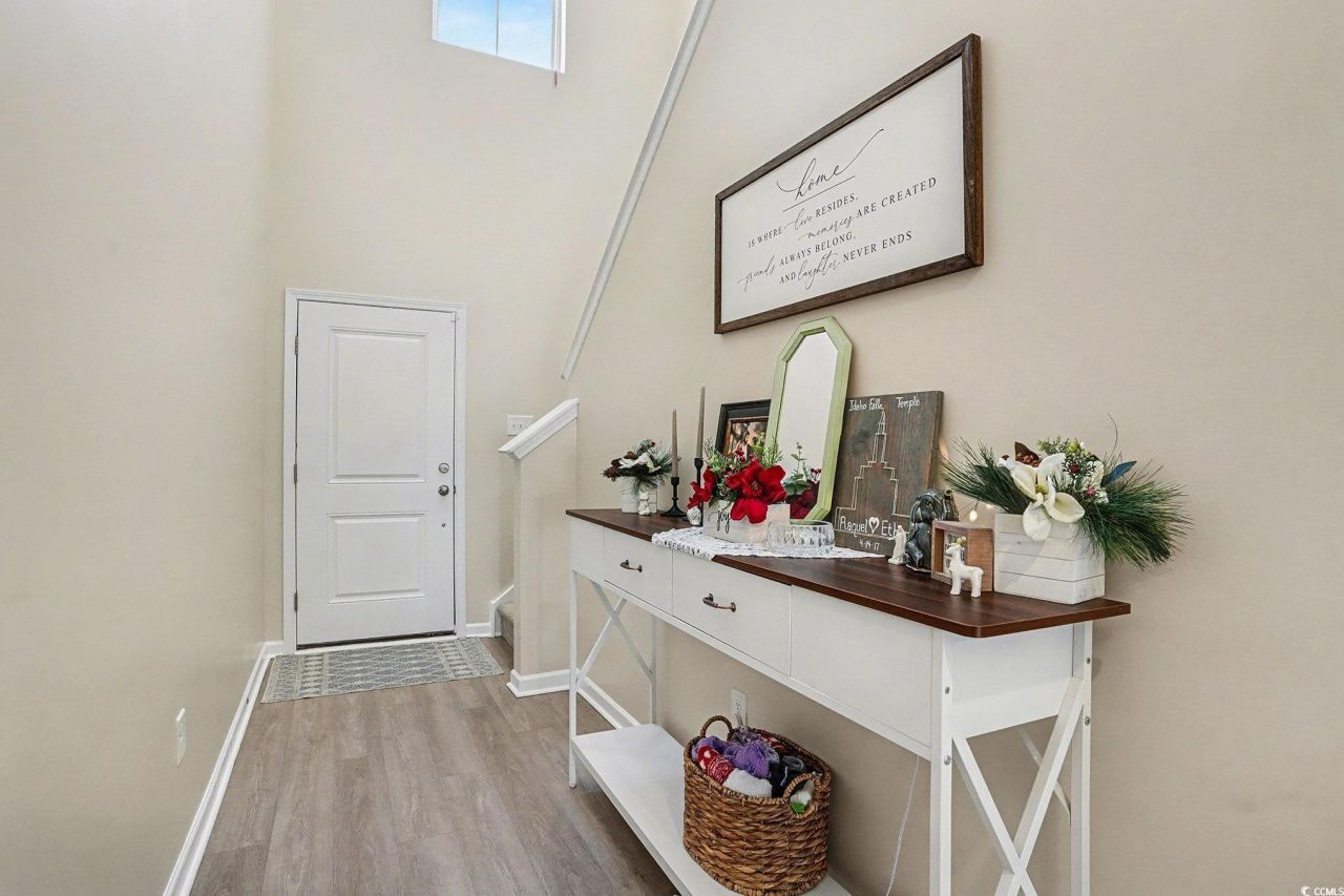 65 S Reindeer Rd. Photo 7