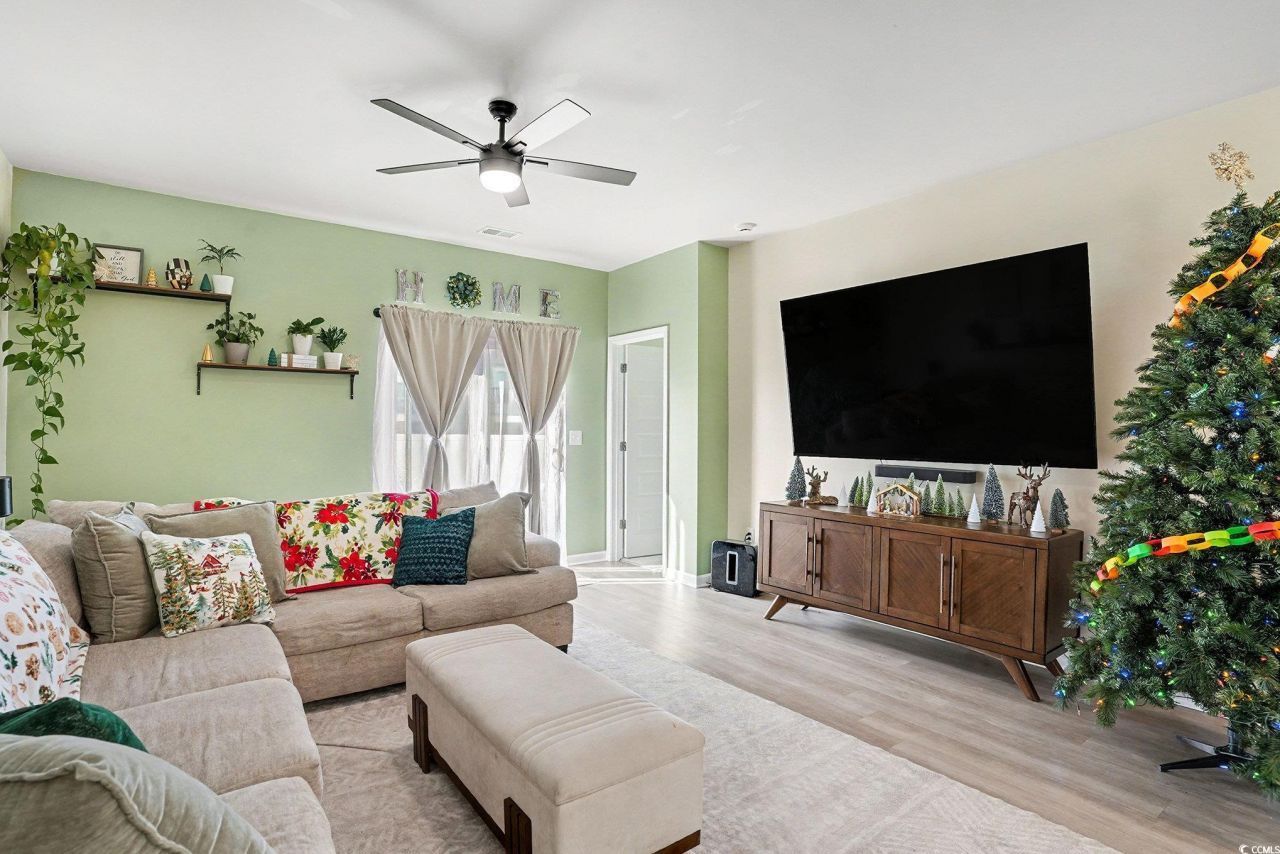 65 S Reindeer Rd. Photo 9