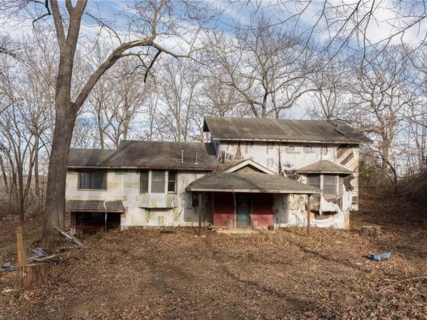 722 N 7TH Street, Edwardsville, KS 66111