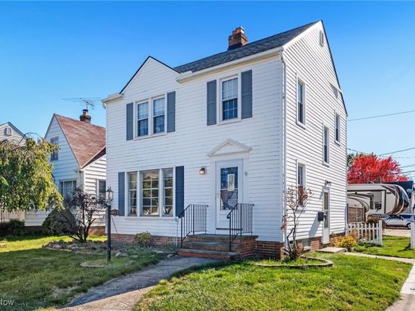 8913 Beech Avenue, Brooklyn, OH 44144