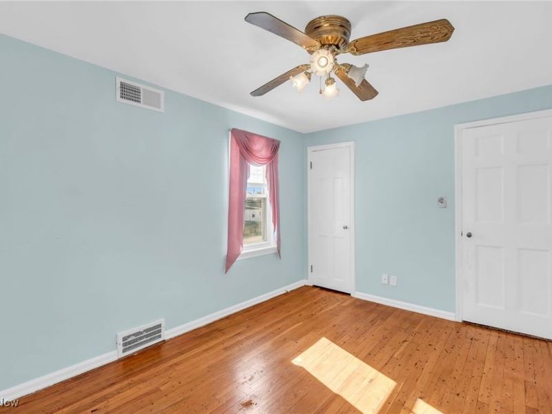 8913 Beech Avenue, Brooklyn, OH 44144 Photo 21