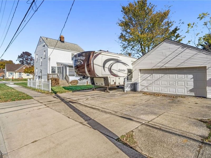 8913 Beech Avenue, Brooklyn, OH 44144 Photo 25