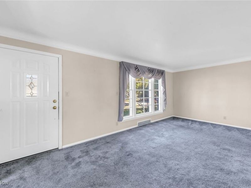 8913 Beech Avenue, Brooklyn, OH 44144 Photo 4