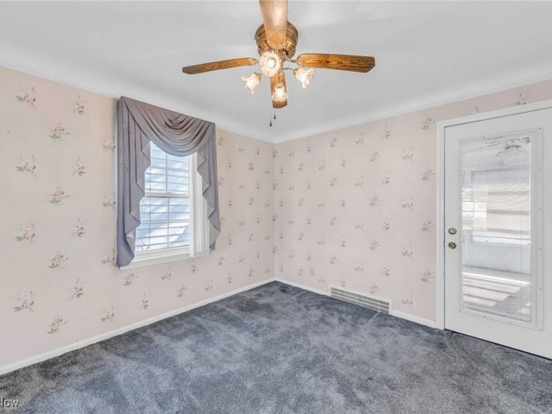 8913 Beech Avenue, Brooklyn, OH 44144 Photo 7