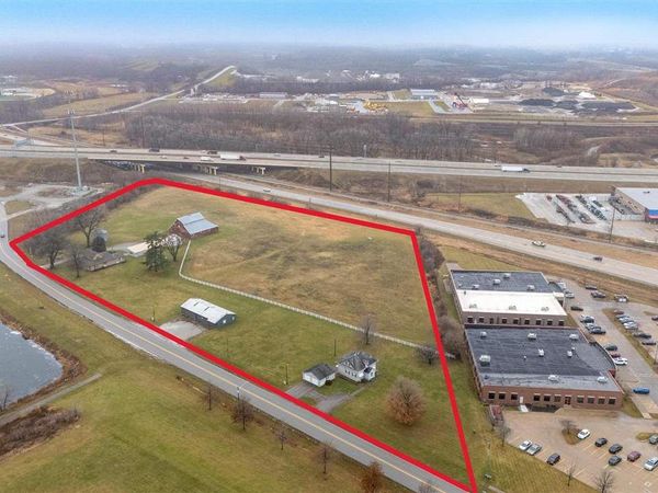3300 Heartland Dr, Coralville, IA 52241
