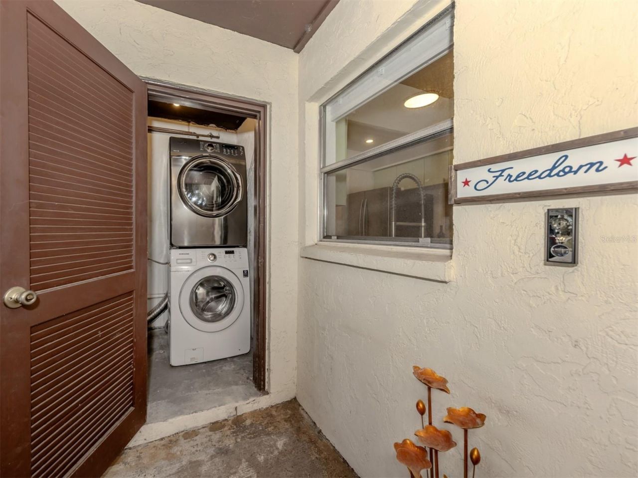 3208 Ramblewood Drive N, Sarasota, FL 34237 Photo