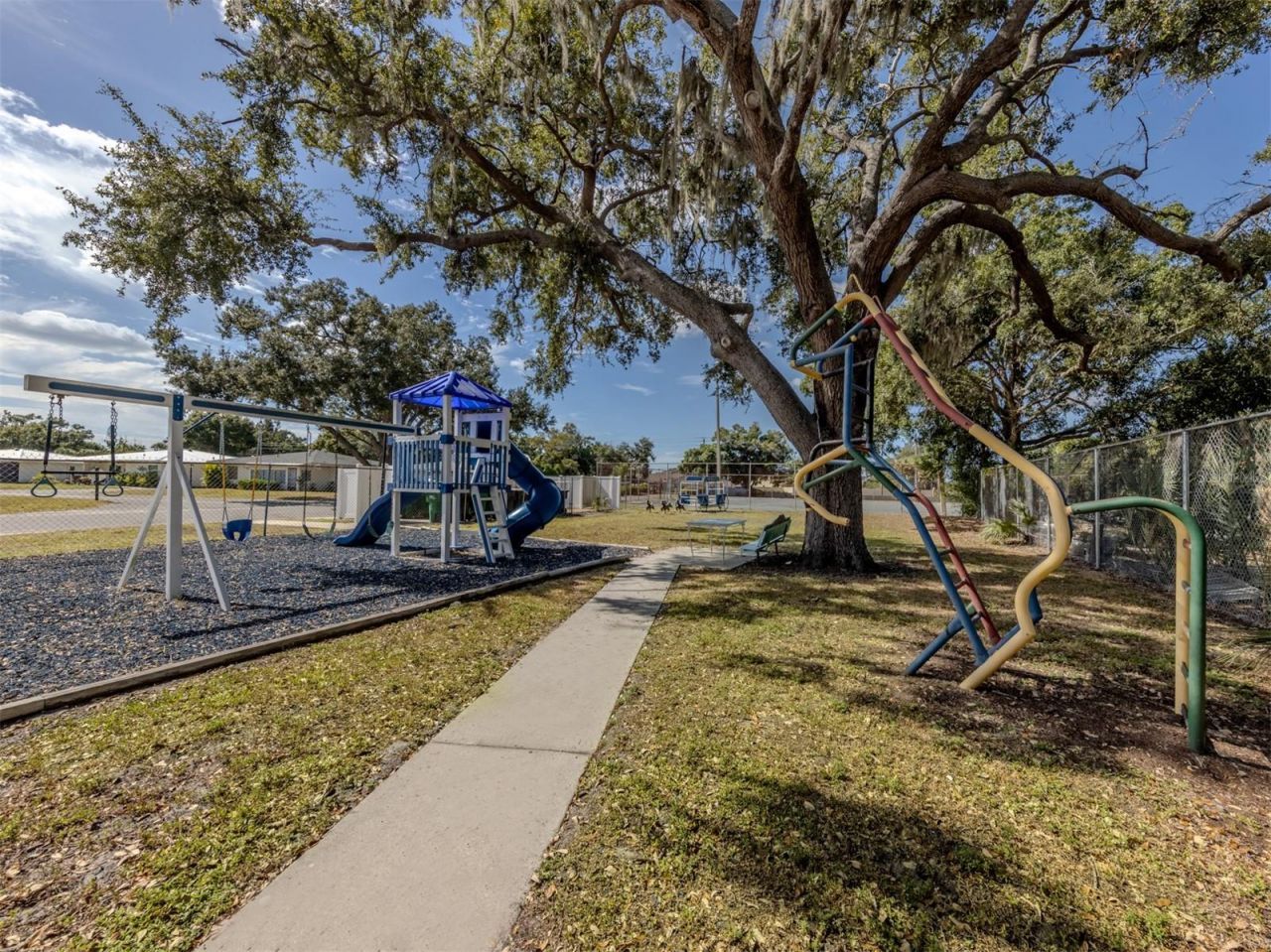 3208 Ramblewood Drive N, Sarasota, FL 34237 Photo