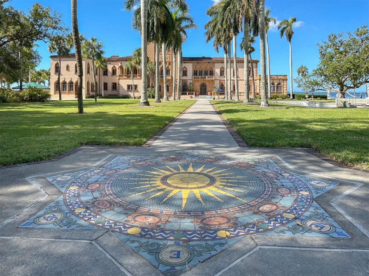 3208 Ramblewood Drive N, Sarasota, FL 34237 Photo