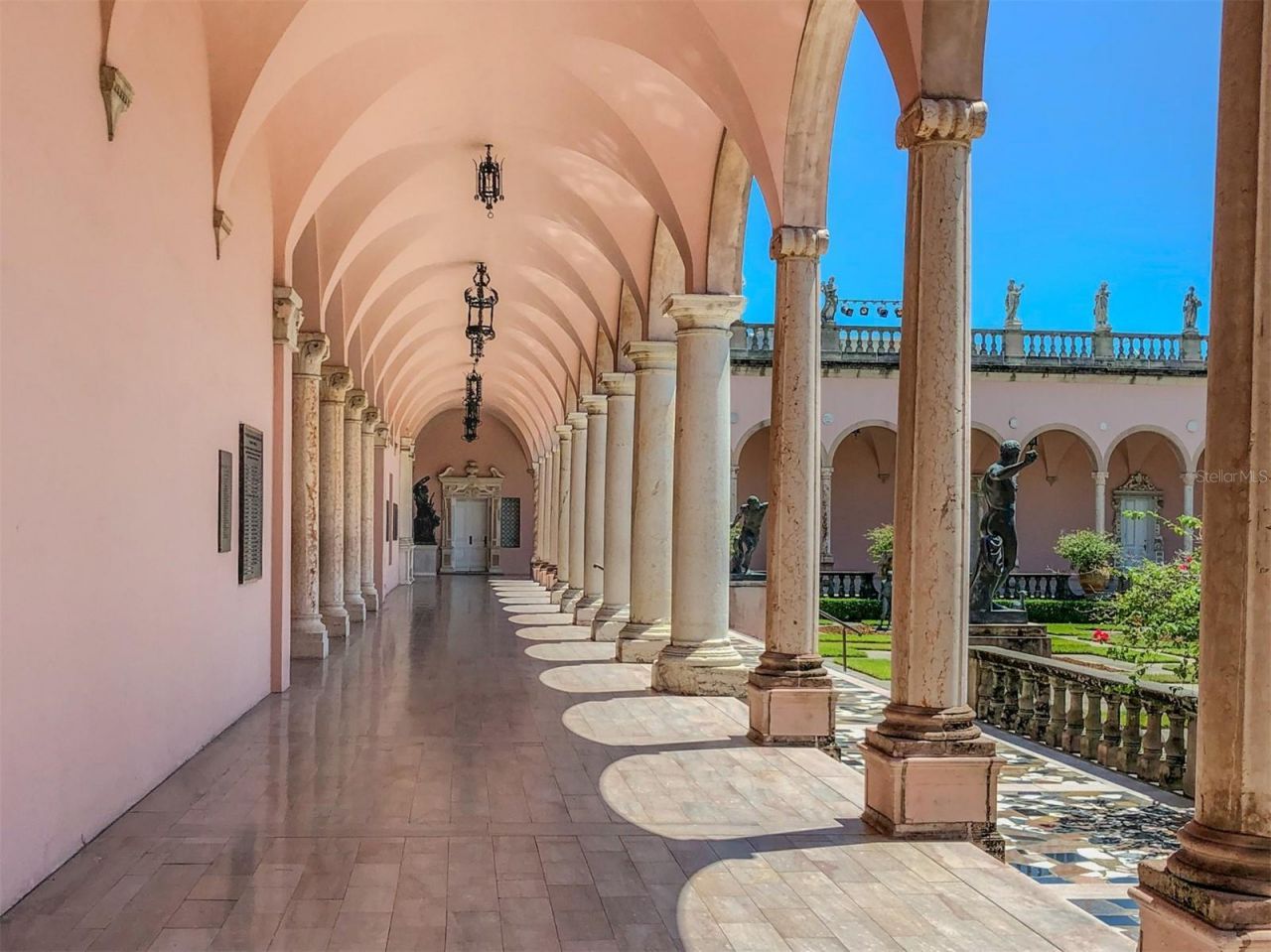 3208 Ramblewood Drive N, Sarasota, FL 34237 Photo