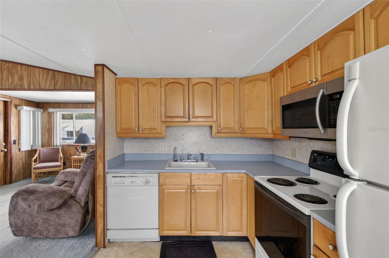 7801 34th Avenue N, Unit 80, Saint Petersburg, FL 33710 Photo